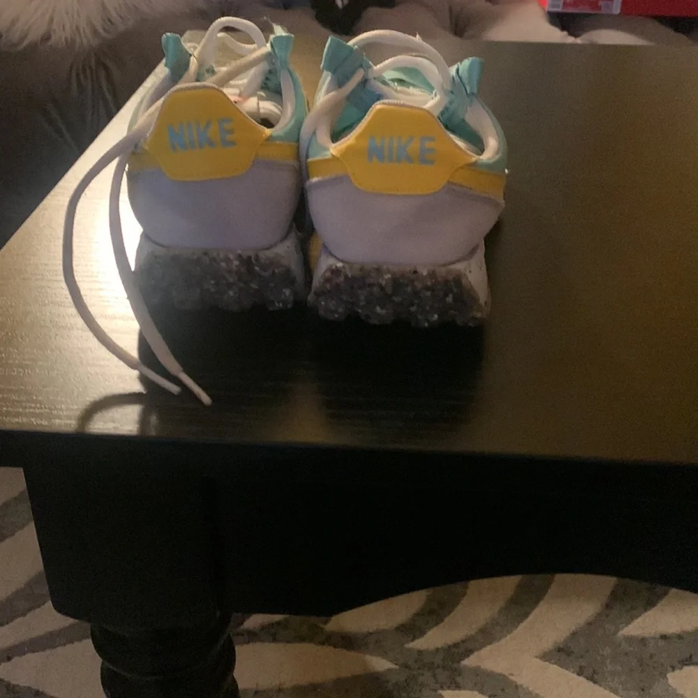 COPY - NIKE Light blue yellow RUNNING SNEAKERS Women size 7 - Picture 8 of 11
